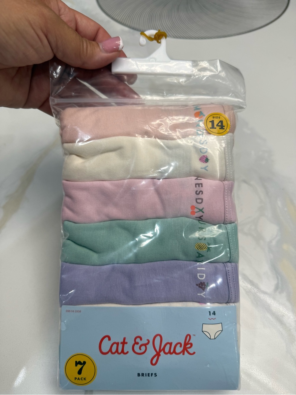 Cat & Jack Girls 7-Pack Briefs size14 Days of the Week Pastel Multi New